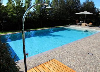 doccia-piscina doccia-piscina